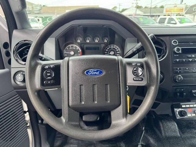 Photo of 2016 Oxford White Ford F-250