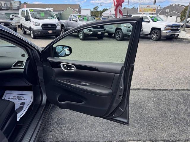 Photo of 2018 Gun Metallic Nissan Sentra