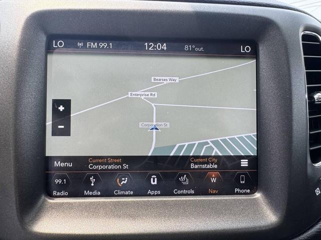Photo of 2018 Diamond Black Crystal Pearlcoat Jeep Compass