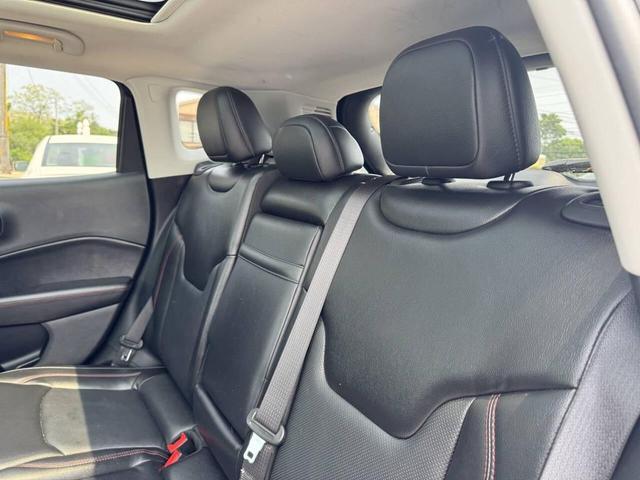 Photo of 2018 Diamond Black Crystal Pearlcoat Jeep Compass