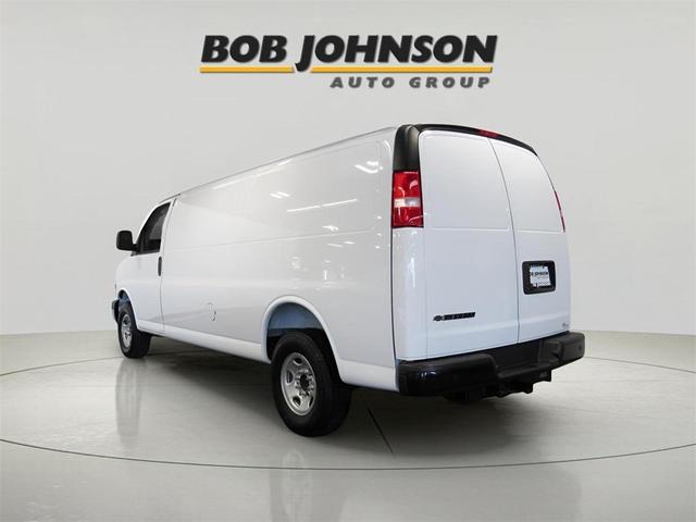 Photo of 2025 Summit White Chevrolet Express 2500