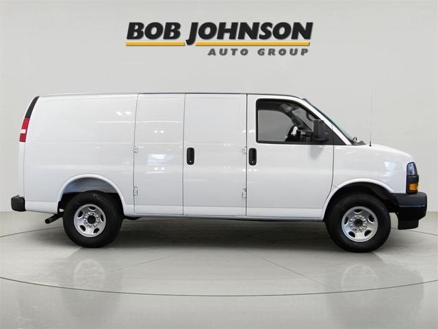 Photo of 2025 Summit White Chevrolet Express 2500