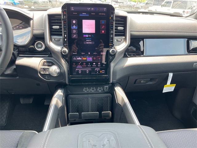 Photo of 2025 Diamond Black Crystal Pearlcoat RAM 1500