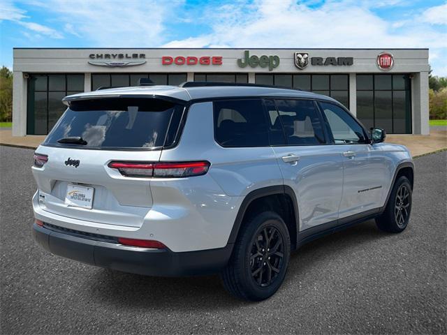 Photo of 2024 Silver Zynith Jeep Grand Cherokee L