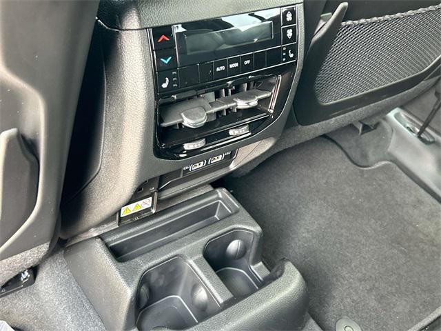 Photo of 2024 Midnight Sky Jeep Grand Cherokee L