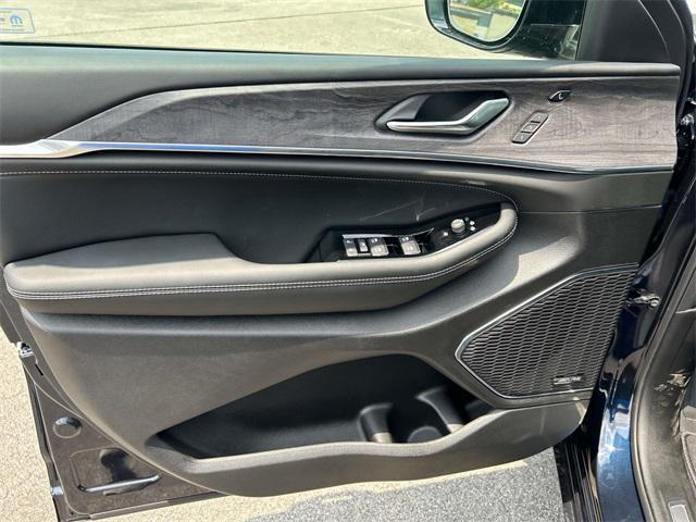 Photo of 2024 Midnight Sky Jeep Grand Cherokee L
