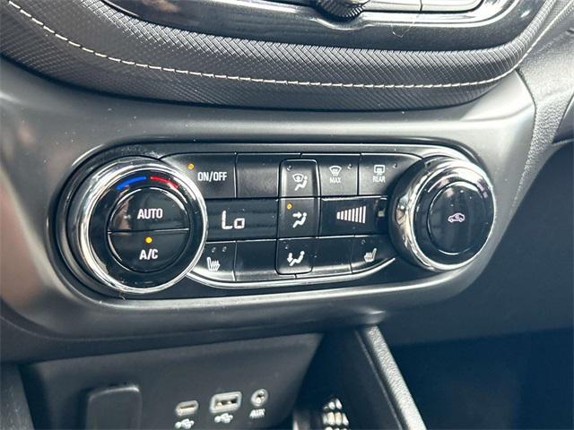 Photo of 2023 Iridescent Pearl Tricoat Chevrolet Trailblazer