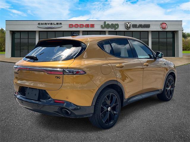 Photo of 2024 Acapulco Gold Dodge Hornet