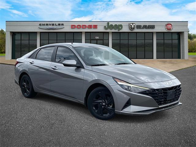2022 Hyundai Elantra Hev