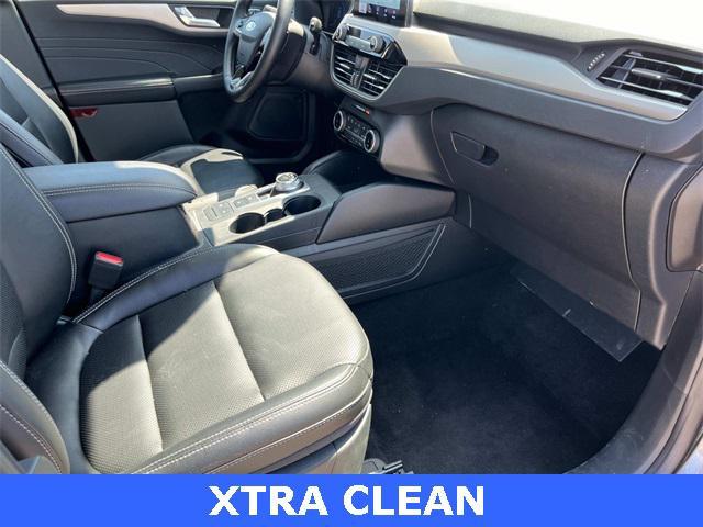 Photo of 2022 Carbonized Gray Metallic Ford Escape