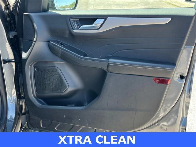 Photo of 2022 Carbonized Gray Metallic Ford Escape