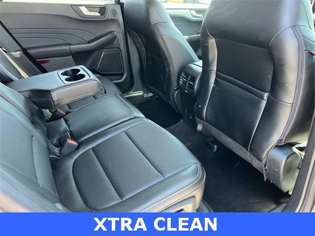 Photo of 2022 Carbonized Gray Metallic Ford Escape