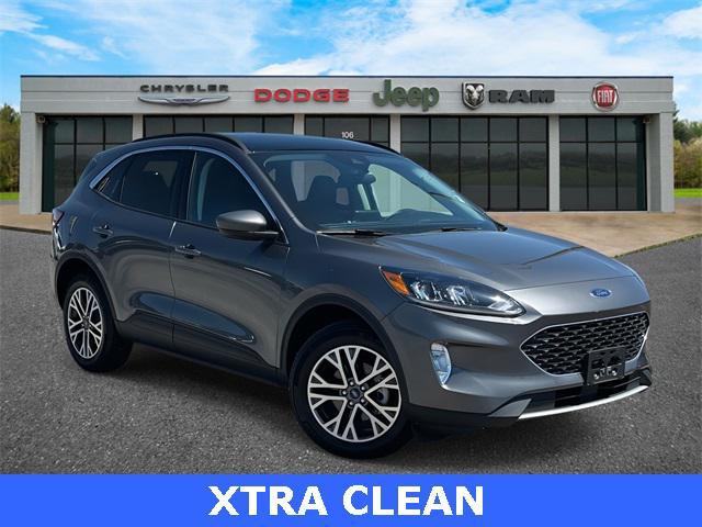 Photo of 2022 Carbonized Gray Metallic Ford Escape