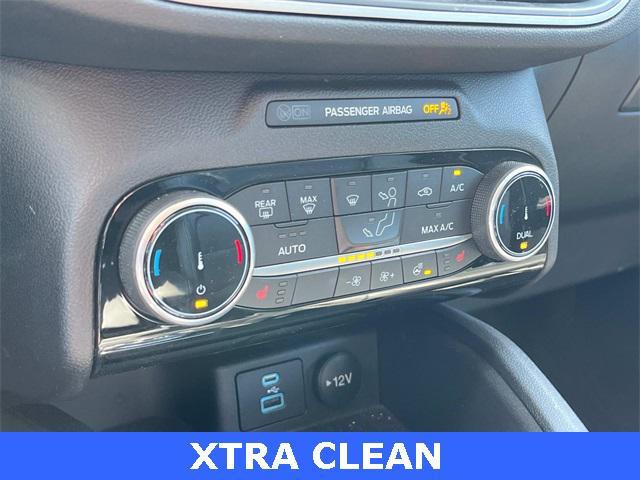 Photo of 2022 Carbonized Gray Metallic Ford Escape