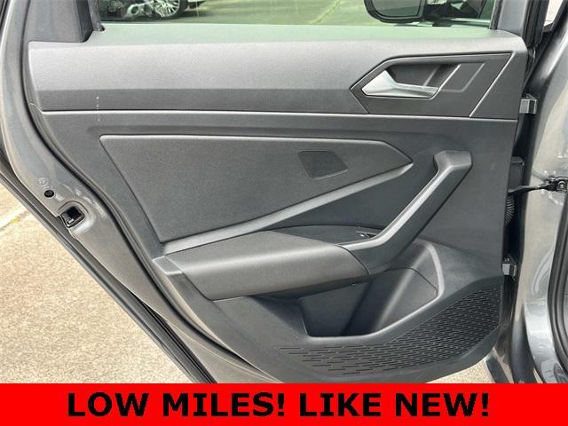 Photo of 2021 Platinum Gray Metallic Volkswagen Jetta