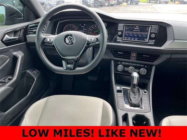 Photo of 2021 Platinum Gray Metallic Volkswagen Jetta