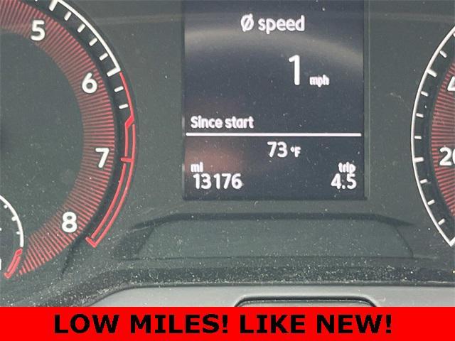 Photo of 2021 Platinum Gray Metallic Volkswagen Jetta