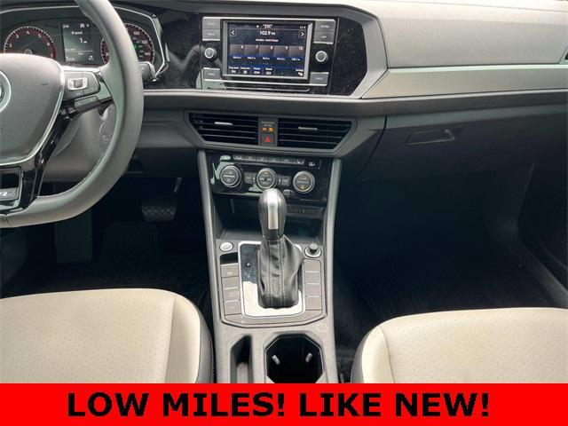 Photo of 2021 Platinum Gray Metallic Volkswagen Jetta