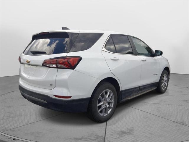 Photo of 2023 Summit White Chevrolet Equinox