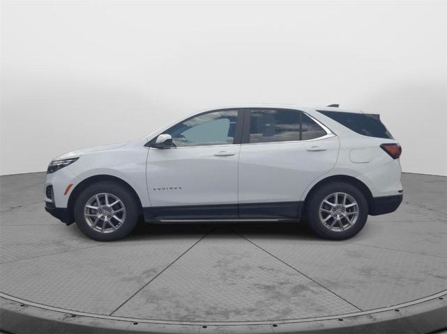 Photo of 2023 Summit White Chevrolet Equinox