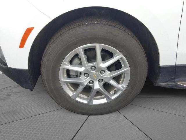 Photo of 2023 Summit White Chevrolet Equinox