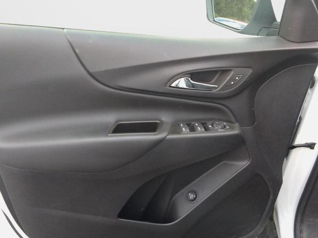 Photo of 2023 Summit White Chevrolet Equinox