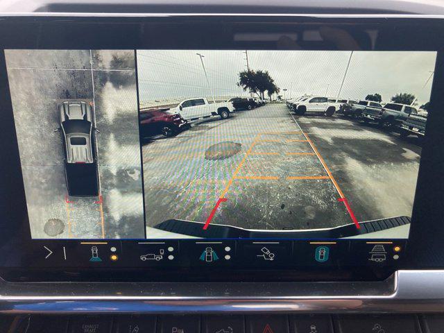 Photo of 2025 Iridescent Pearl Tricoat Chevrolet Silverado 3500
