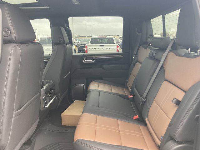 Photo of 2025 Iridescent Pearl Tricoat Chevrolet Silverado 3500