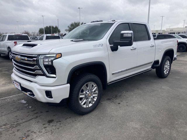 Photo of 2025 Iridescent Pearl Tricoat Chevrolet Silverado 3500