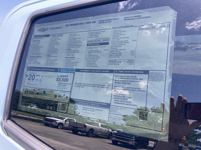 Photo of 2025 Snowdrift Metallic Chevrolet Colorado
