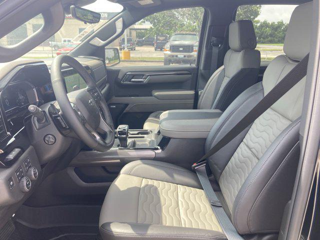 Photo of 2025 Black Chevrolet Silverado 1500
