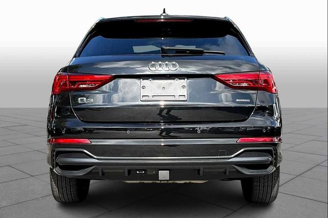 Photo of 2022 Mythos Black Metallic Audi Q3