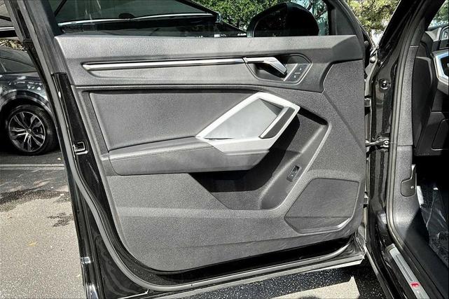 Photo of 2022 Mythos Black Metallic Audi Q3