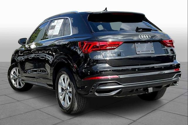 Photo of 2022 Mythos Black Metallic Audi Q3
