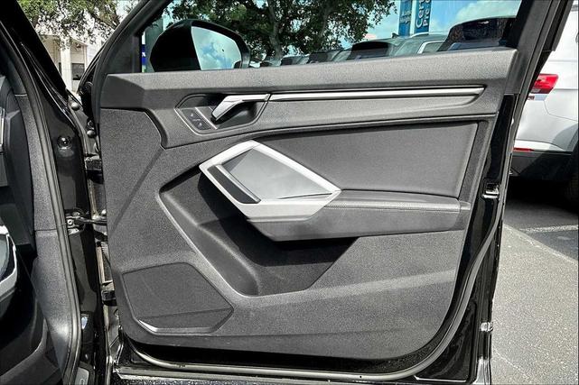 Photo of 2022 Mythos Black Metallic Audi Q3