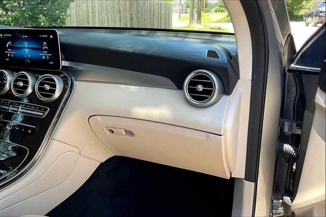 Photo of 2022 Mojave Silver Metallic Mercedes-Benz GLC 300