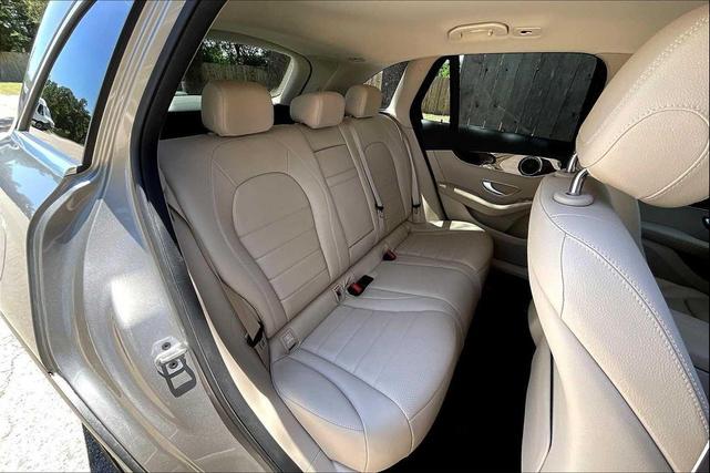 Photo of 2022 Mojave Silver Metallic Mercedes-Benz GLC 300