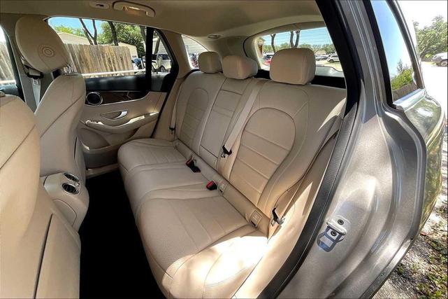 Photo of 2022 Mojave Silver Metallic Mercedes-Benz GLC 300