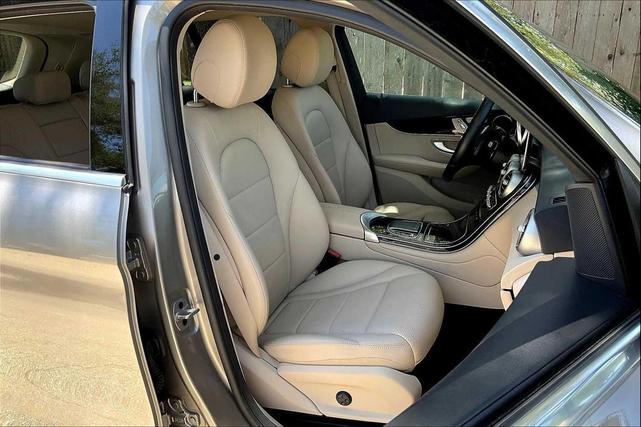 Photo of 2022 Mojave Silver Metallic Mercedes-Benz GLC 300