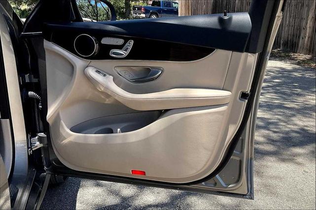 Photo of 2022 Mojave Silver Metallic Mercedes-Benz GLC 300