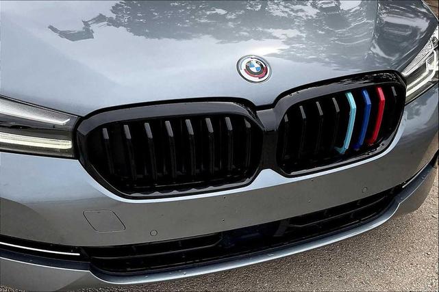 Photo of 2021 Bluestone Metallic BMW 530