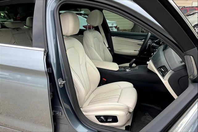 Photo of 2021 Bluestone Metallic BMW 530