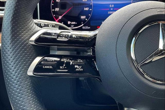 Photo of 2025 Polar White Mercedes-Benz GLC 300