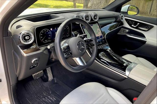 Photo of 2025 Polar White Mercedes-Benz GLC 300