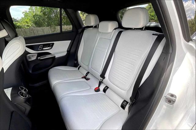 Photo of 2025 Polar White Mercedes-Benz GLC 300