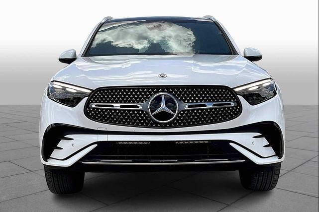 Photo of 2025 Polar White Mercedes-Benz GLC 300