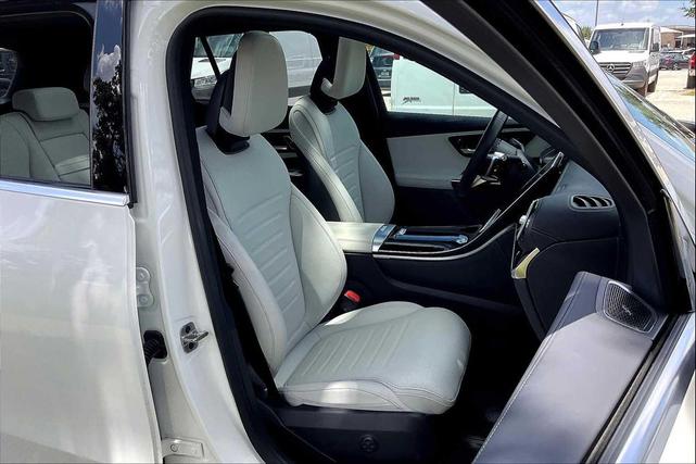Photo of 2025 Polar White Mercedes-Benz GLC 300