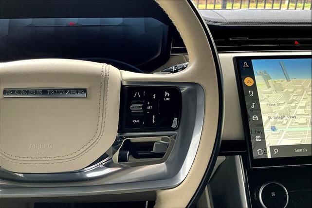 Photo of 2023 Velocity Blue SV Bespoke Ultra Metallic Gloss Land Rover Range Rover