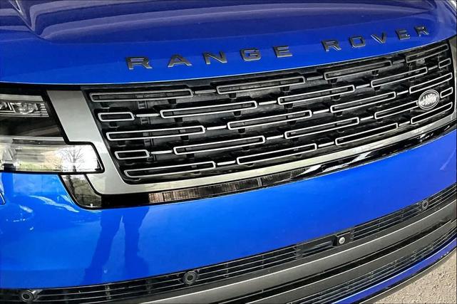 Photo of 2023 Velocity Blue SV Bespoke Ultra Metallic Gloss Land Rover Range Rover