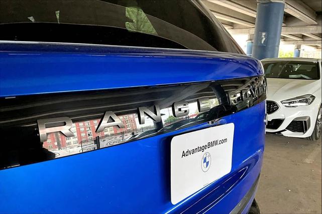 Photo of 2023 Velocity Blue SV Bespoke Ultra Metallic Gloss Land Rover Range Rover